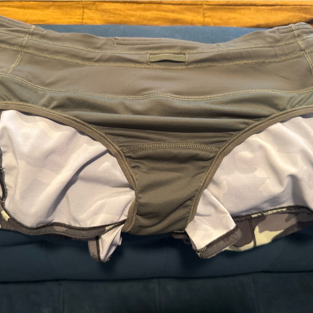 Bundle of 5 Lululemon “Speed Up” 2.5” shorts - Picture 6 of 16
